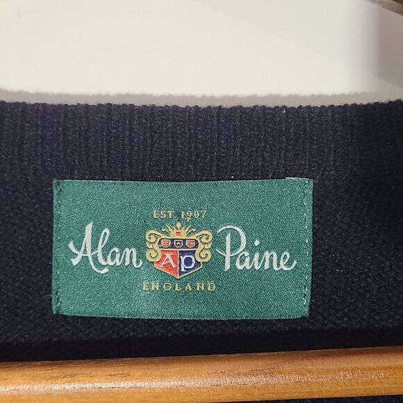 Alan Paine 100% Lambswool Navy Blue V-Neck Men's Large Sweater Made in England - Picture 3 of 5